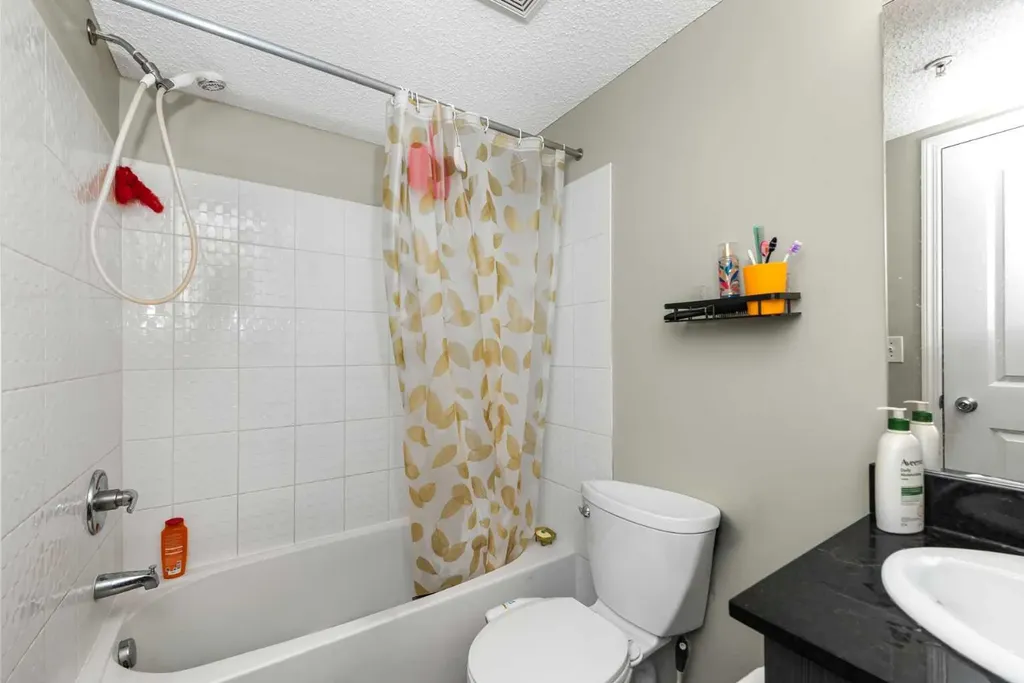 5 Saddlestone Way NE Calgary AB T3J 0S2