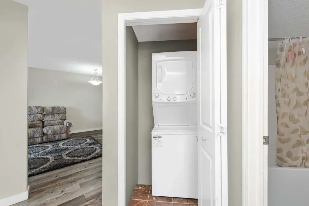 5 Saddlestone Way NE Calgary AB T3J 0S2