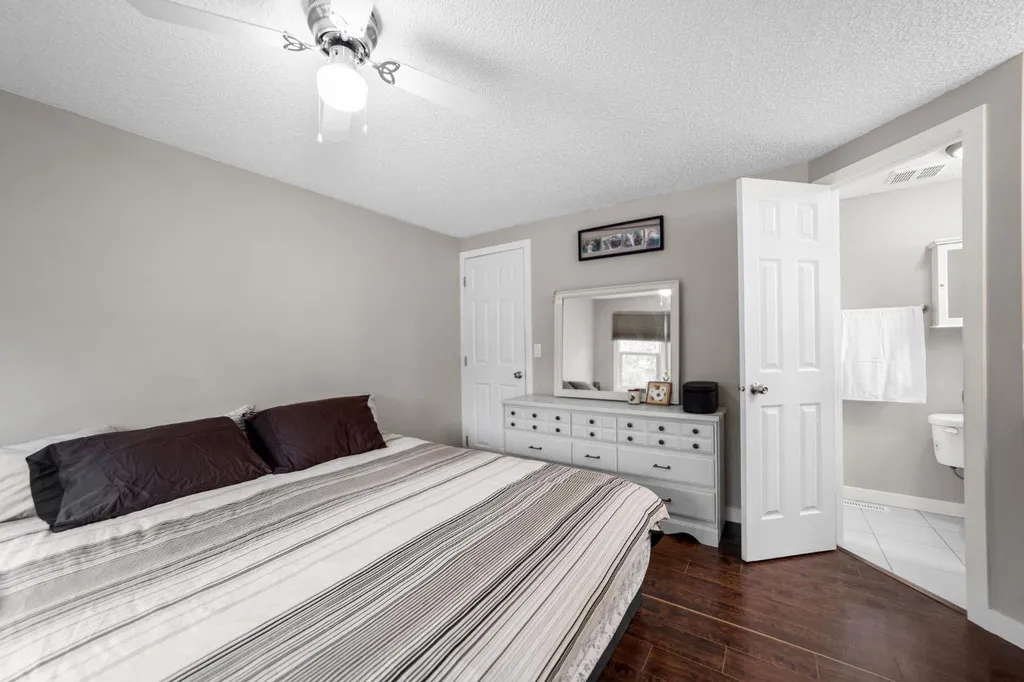4906 55 Avenue Camrose AB T4V 4J2