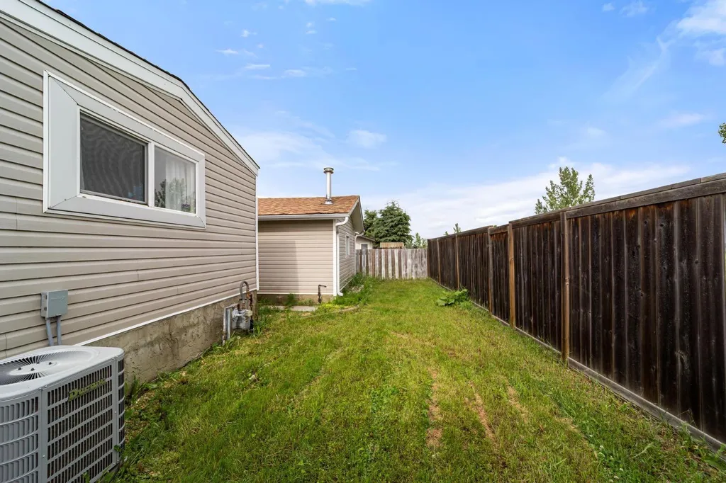 4906 55 Avenue Camrose AB T4V 4J2