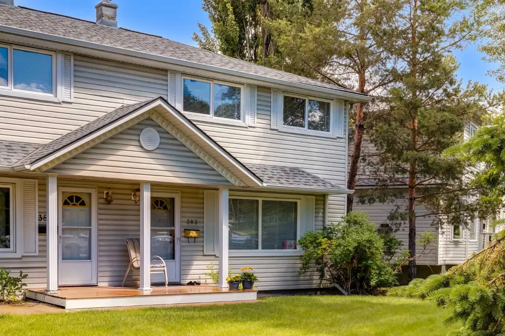 383 Killarney Glen Court SW Calgary AB T3E 7H4