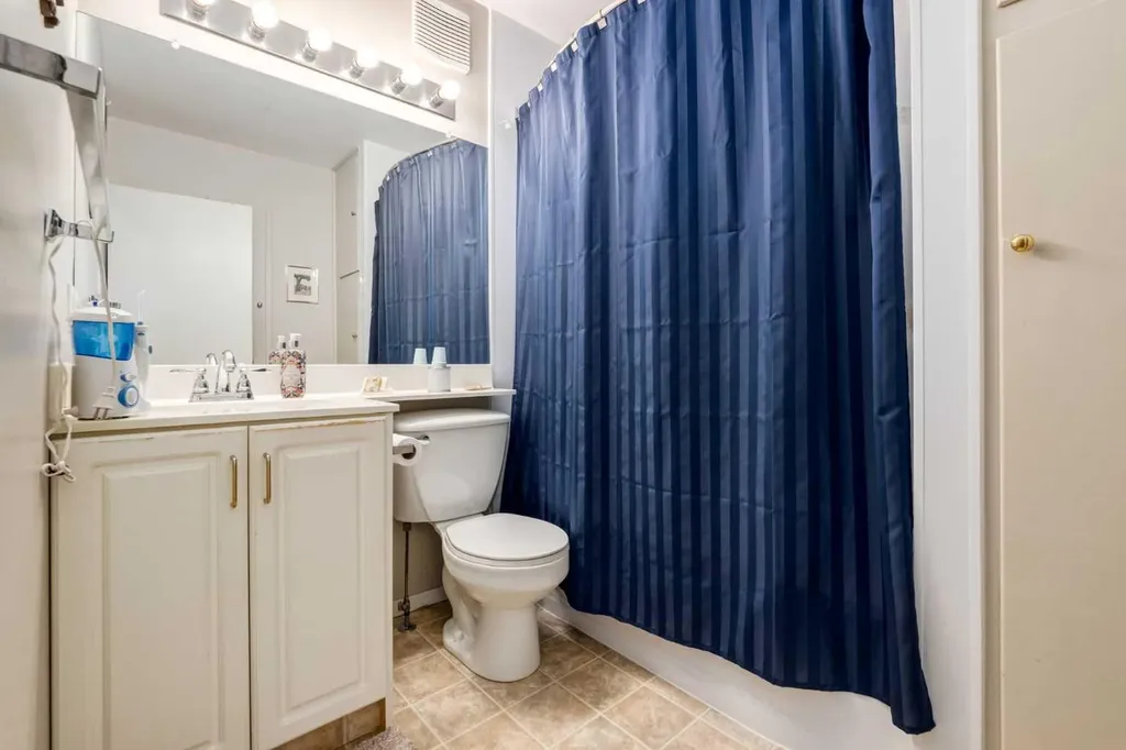 383 Killarney Glen Court SW Calgary AB T3E 7H4