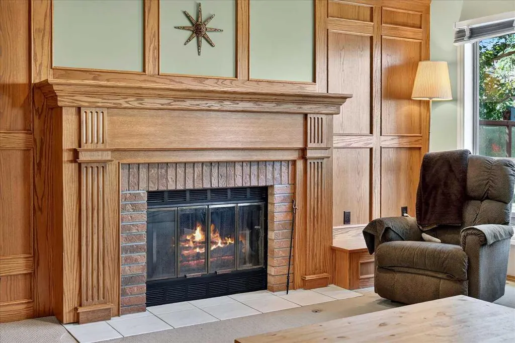 14 Hawkdale Gate NW Calgary AB T3G 2W6