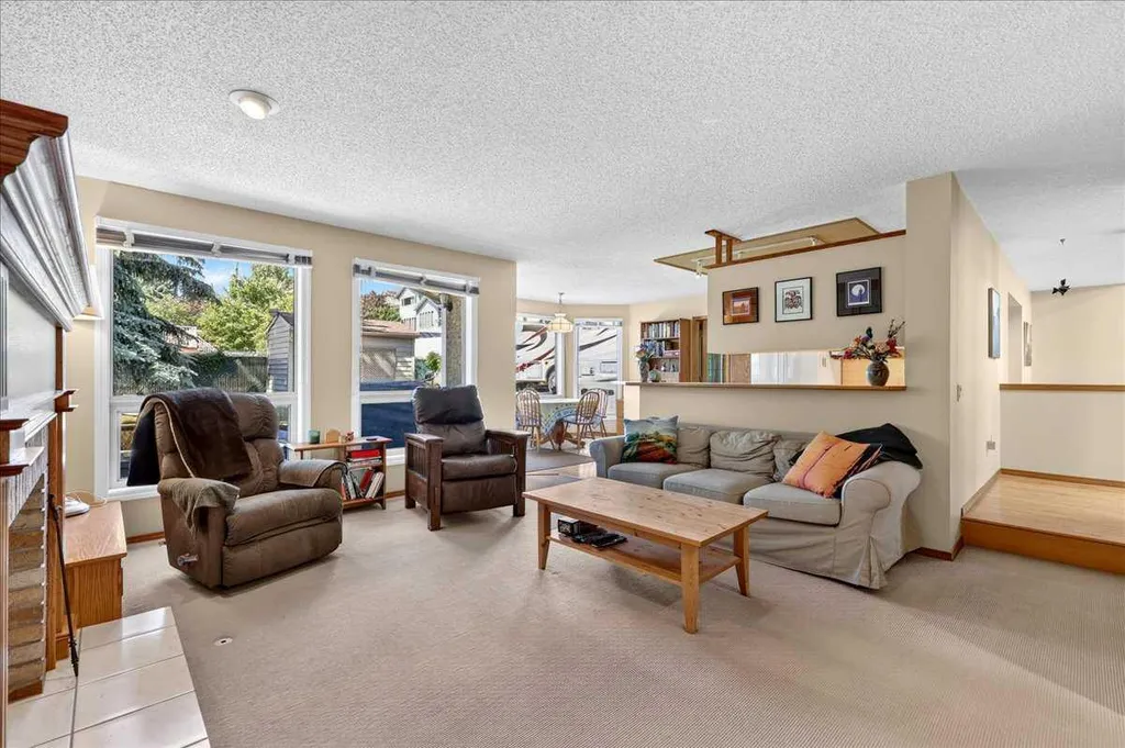 14 Hawkdale Gate NW Calgary AB T3G 2W6