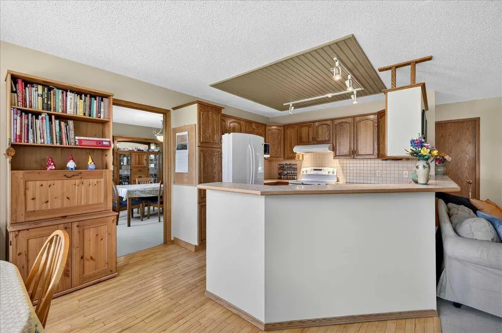 14 Hawkdale Gate NW Calgary AB T3G 2W6
