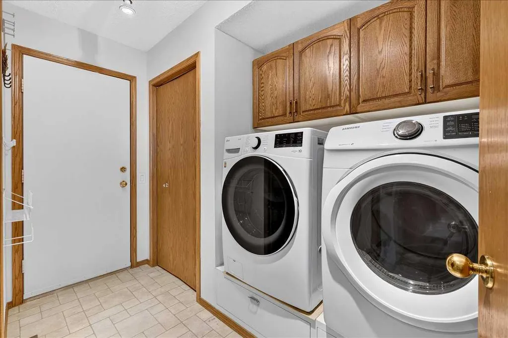 14 Hawkdale Gate NW Calgary AB T3G 2W6