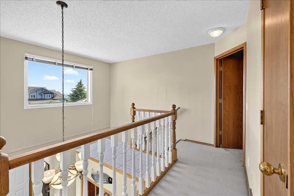 14 Hawkdale Gate NW Calgary AB T3G 2W6