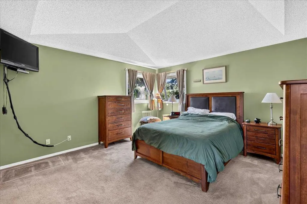 14 Hawkdale Gate NW Calgary AB T3G 2W6