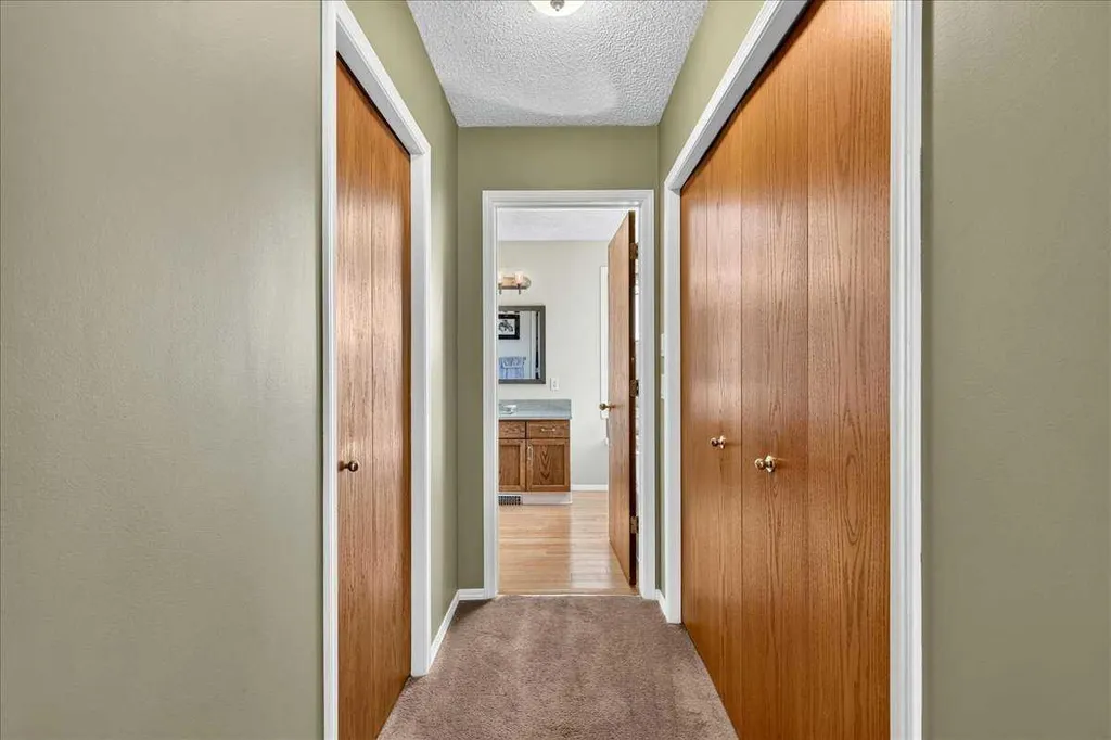 14 Hawkdale Gate NW Calgary AB T3G 2W6