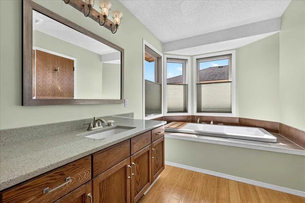 14 Hawkdale Gate NW Calgary AB T3G 2W6