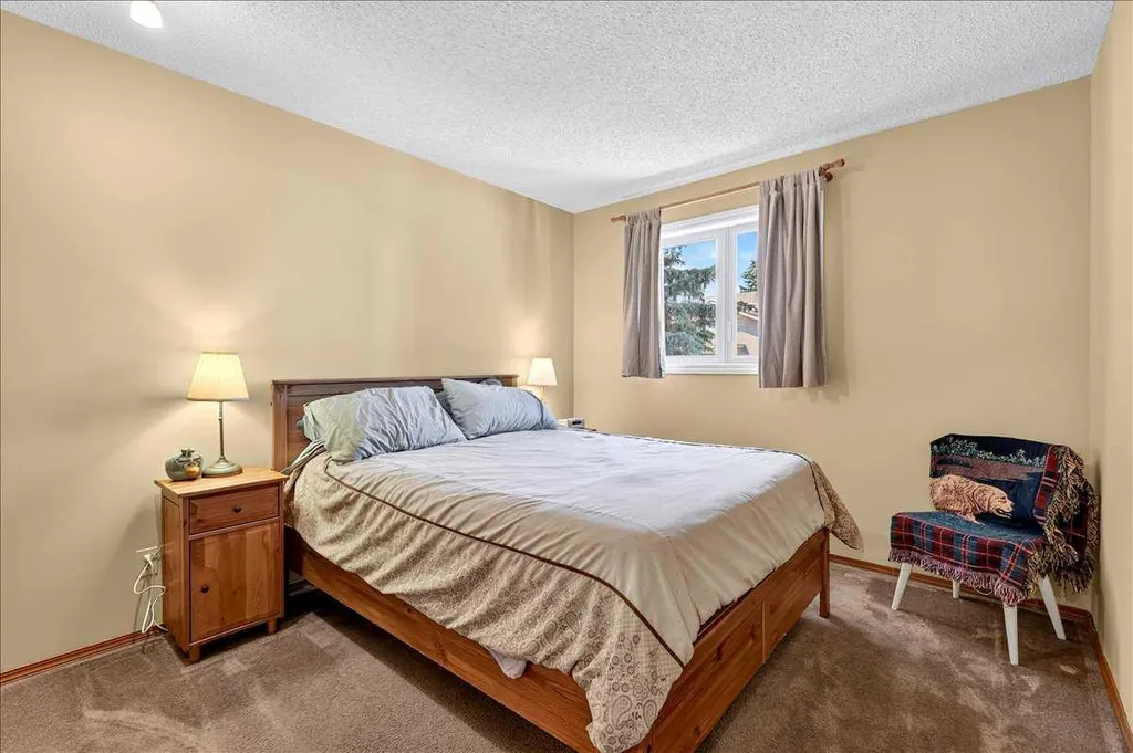 14 Hawkdale Gate NW Calgary AB T3G 2W6