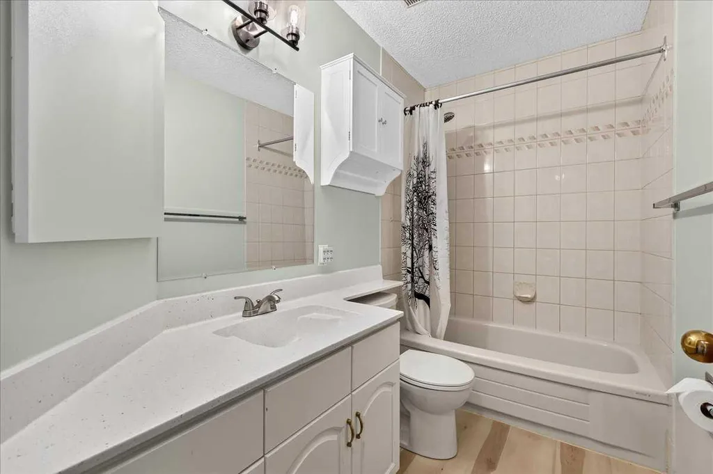 14 Hawkdale Gate NW Calgary AB T3G 2W6