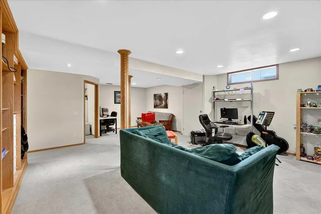 14 Hawkdale Gate NW Calgary AB T3G 2W6