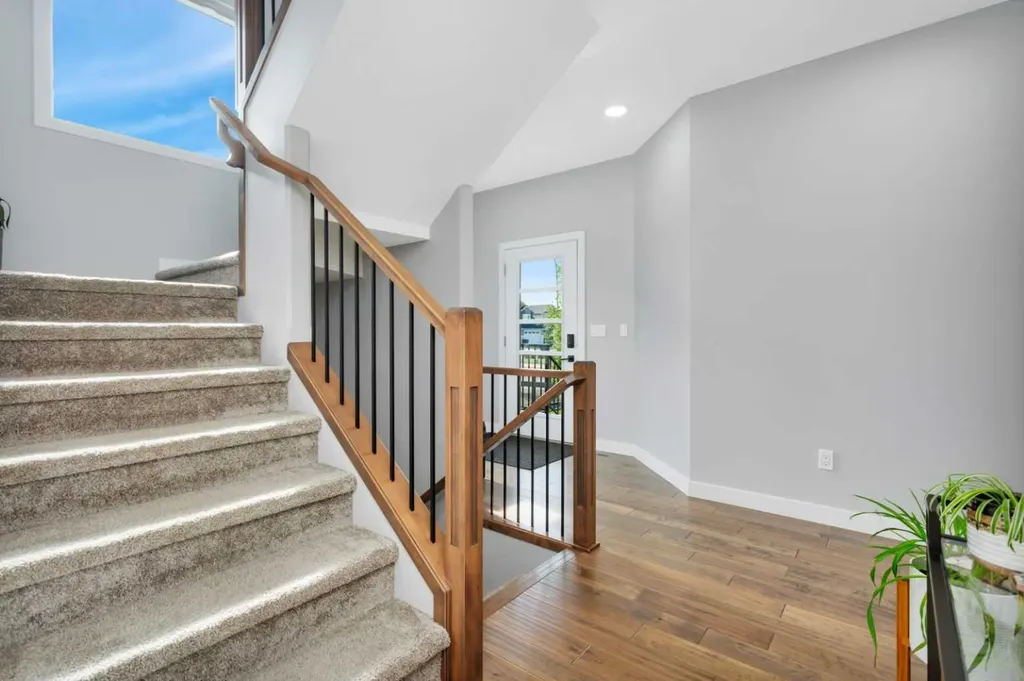 132 Hollman Close E Penhold AB T0M 1R0