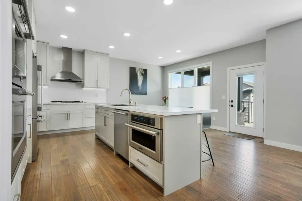 132 Hollman Close E Penhold AB T0M 1R0