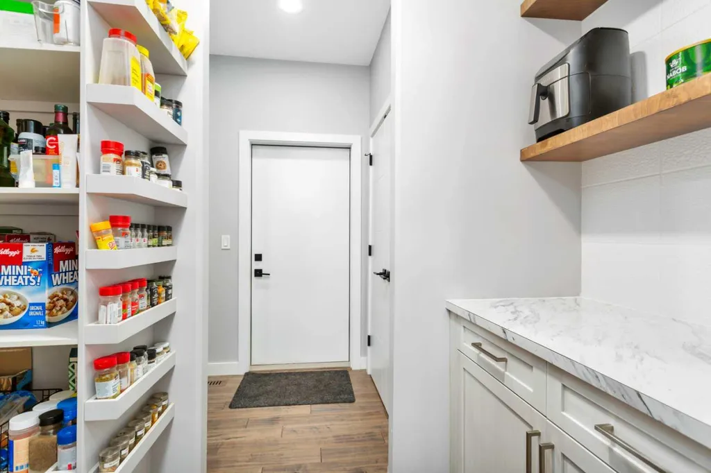 132 Hollman Close E Penhold AB T0M 1R0
