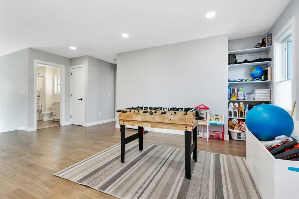 132 Hollman Close E Penhold AB T0M 1R0