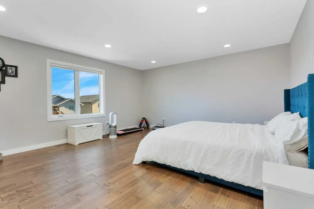 132 Hollman Close E Penhold AB T0M 1R0