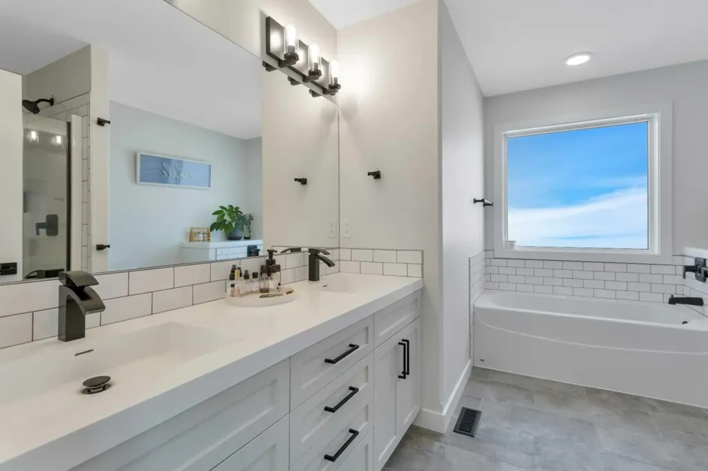 132 Hollman Close E Penhold AB T0M 1R0