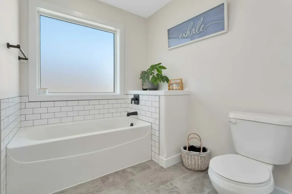 132 Hollman Close E Penhold AB T0M 1R0