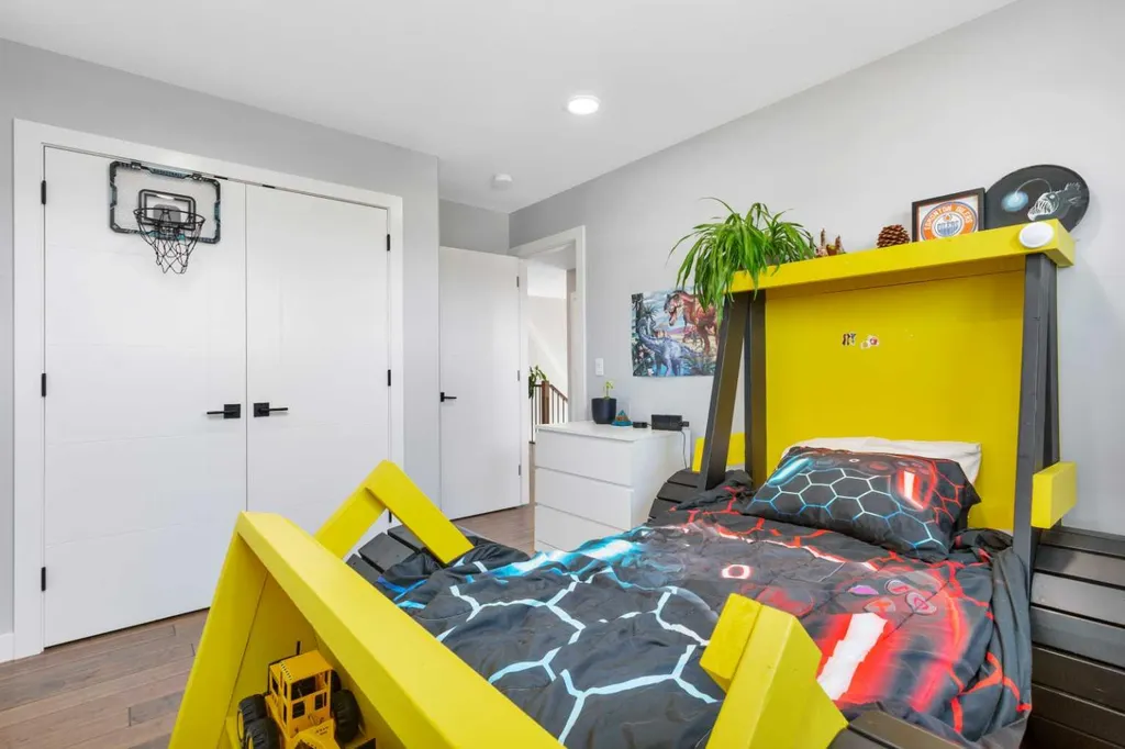 132 Hollman Close E Penhold AB T0M 1R0