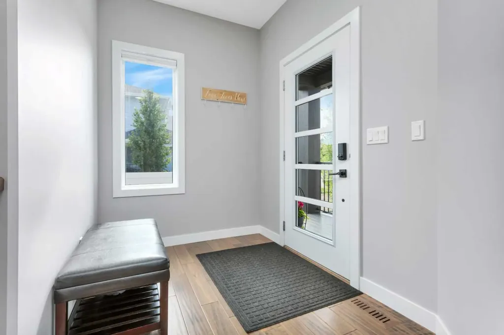 132 Hollman Close E Penhold AB T0M 1R0