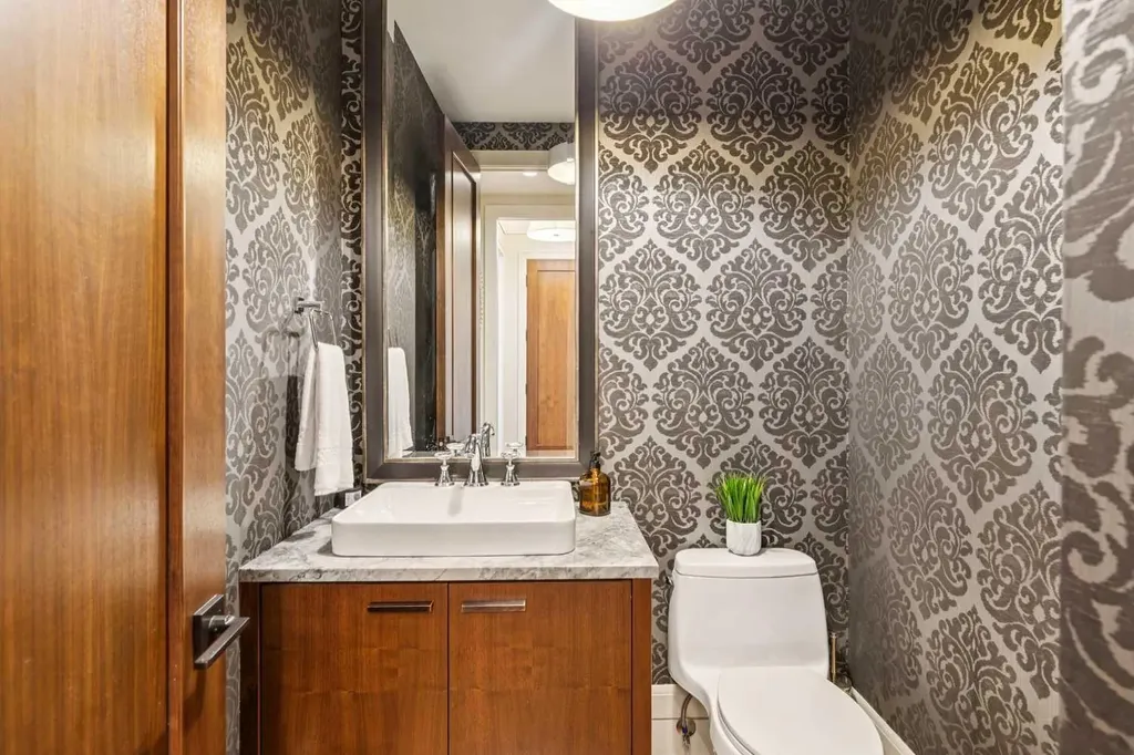 729 Riverdale Avenue SW Calgary AB T2S 0Y4