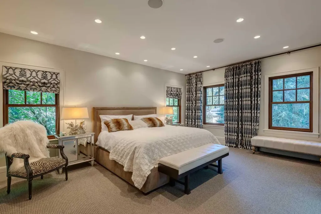729 Riverdale Avenue SW Calgary AB T2S 0Y4