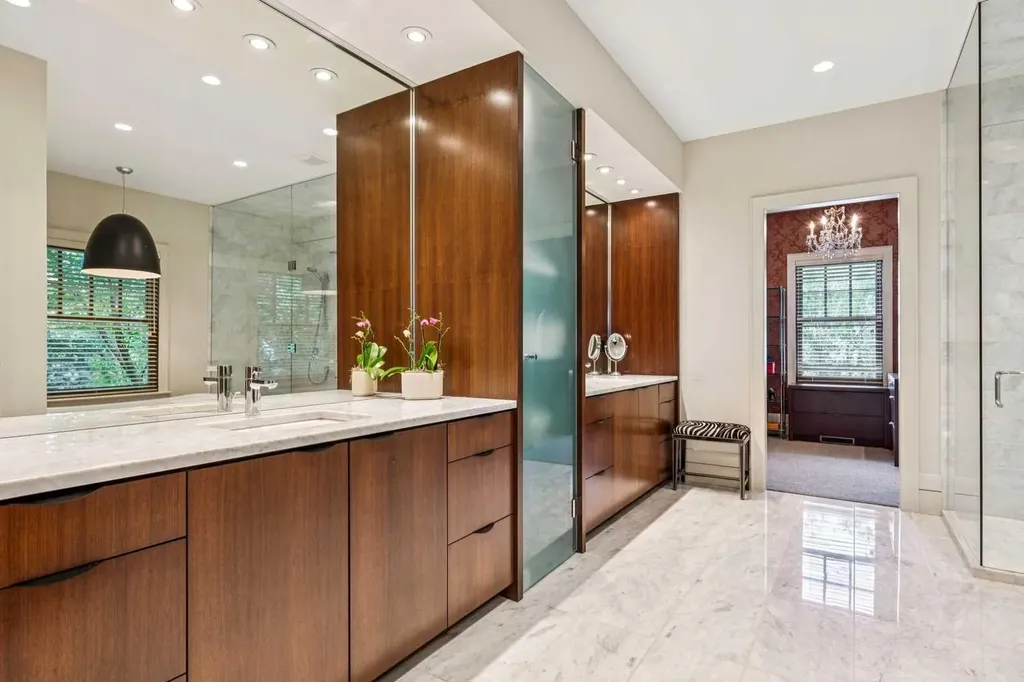 729 Riverdale Avenue SW Calgary AB T2S 0Y4