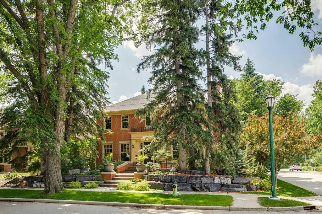 729 Riverdale Avenue SW Calgary AB T2S 0Y4