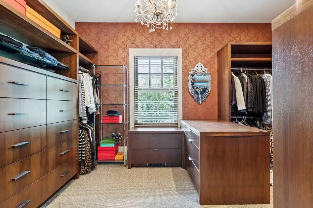 729 Riverdale Avenue SW Calgary AB T2S 0Y4