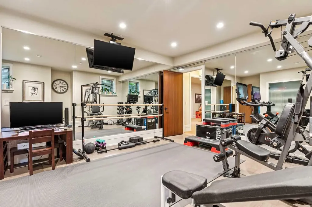 729 Riverdale Avenue SW Calgary AB T2S 0Y4
