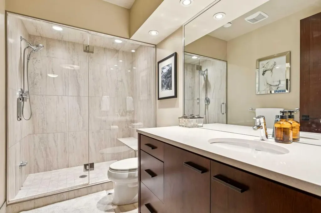 729 Riverdale Avenue SW Calgary AB T2S 0Y4