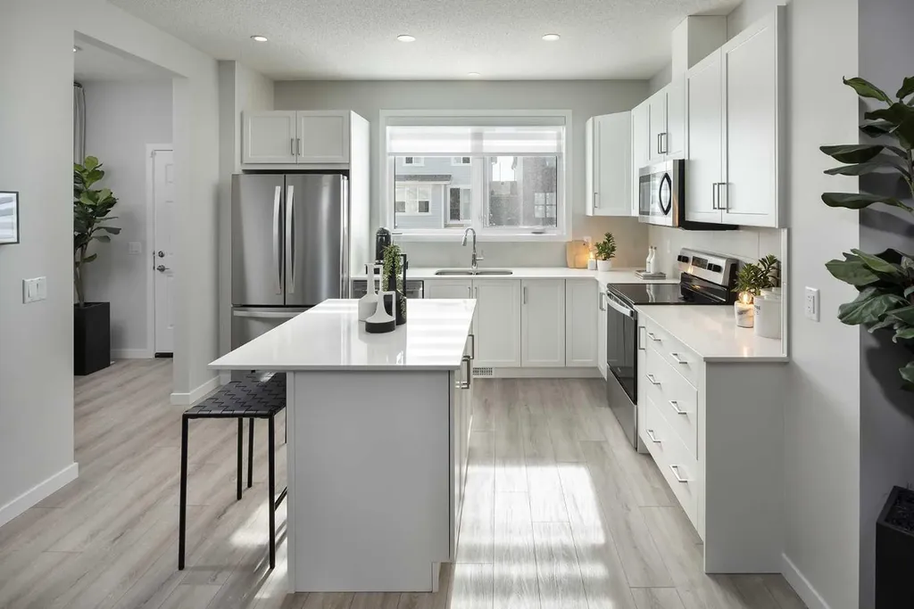 74 Magnolia Street SE Calgary AB T3M 3X8