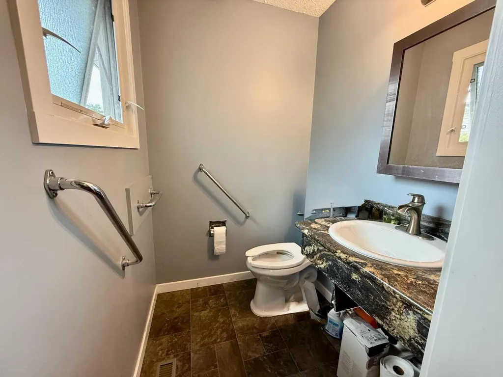 178 Hansen Drive Hinton AB T7V 1J2