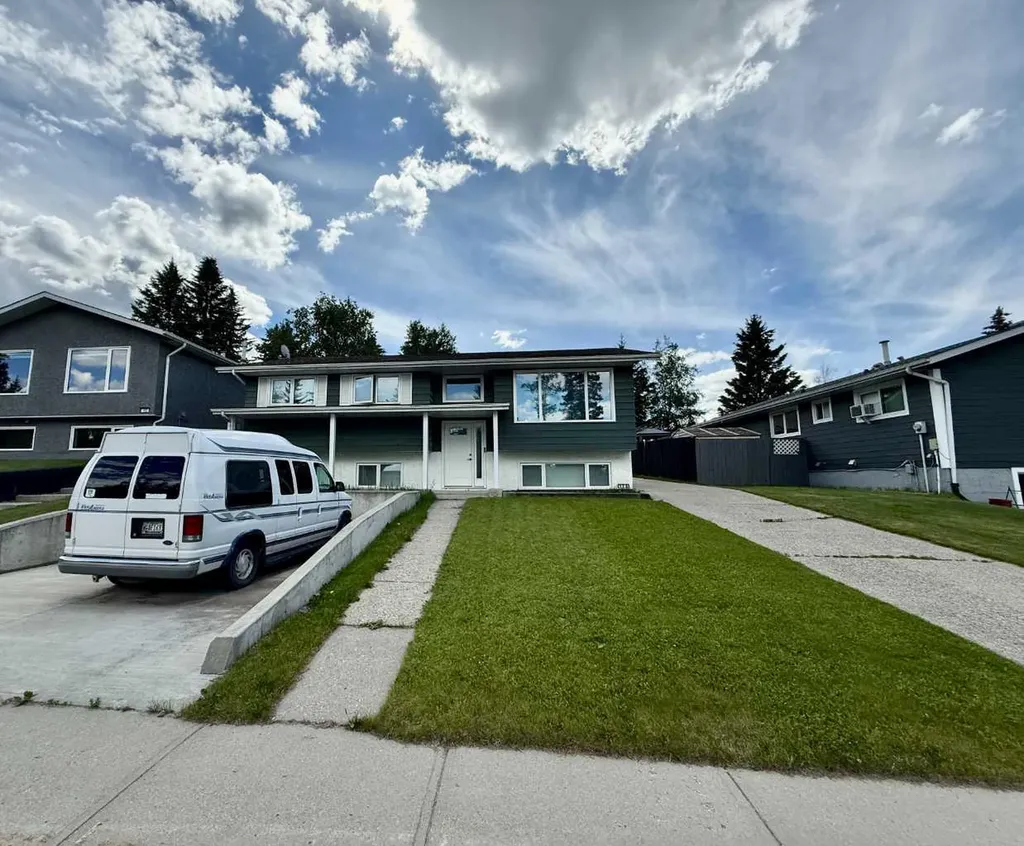 178 Hansen Drive Hinton AB T7V 1J2