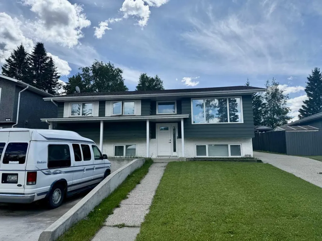 178 Hansen Drive Hinton AB T7V 1J2