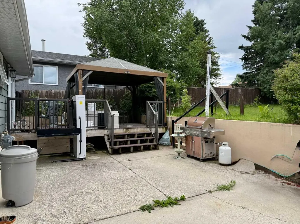 178 Hansen Drive Hinton AB T7V 1J2