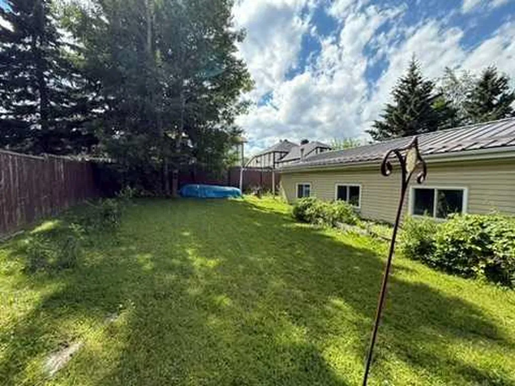 178 Hansen Drive Hinton AB T7V 1J2