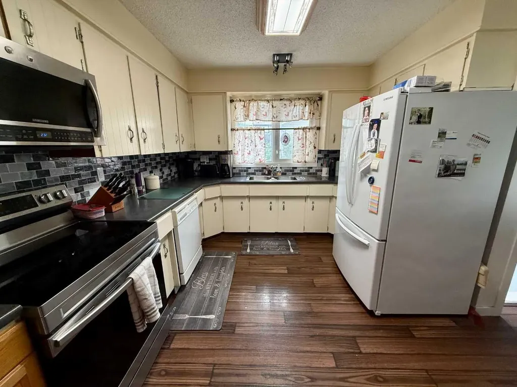 178 Hansen Drive Hinton AB T7V 1J2