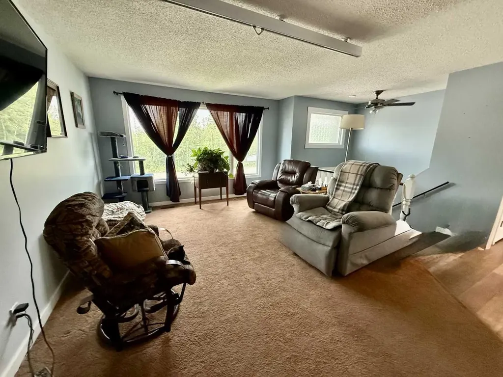 178 Hansen Drive Hinton AB T7V 1J2