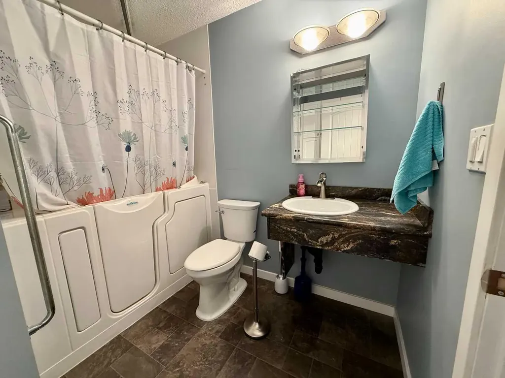 178 Hansen Drive Hinton AB T7V 1J2