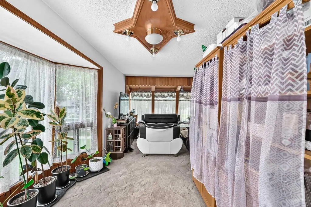 16501 106 Avenue NW Edmonton AB T5P 0X1