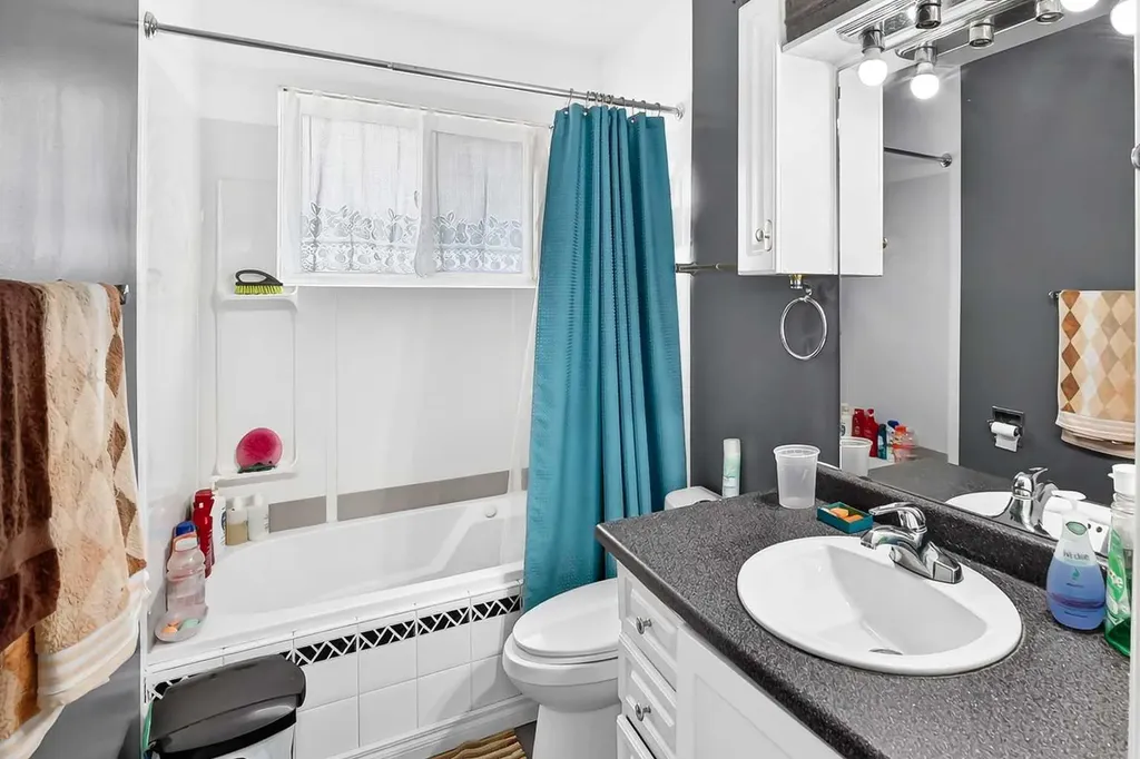 16501 106 Avenue NW Edmonton AB T5P 0X1