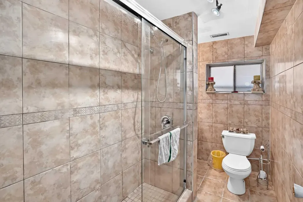 16501 106 Avenue NW Edmonton AB T5P 0X1