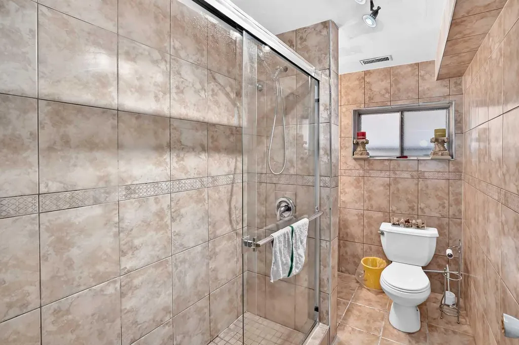 16501 106 Avenue NW Edmonton AB T5P 0X1