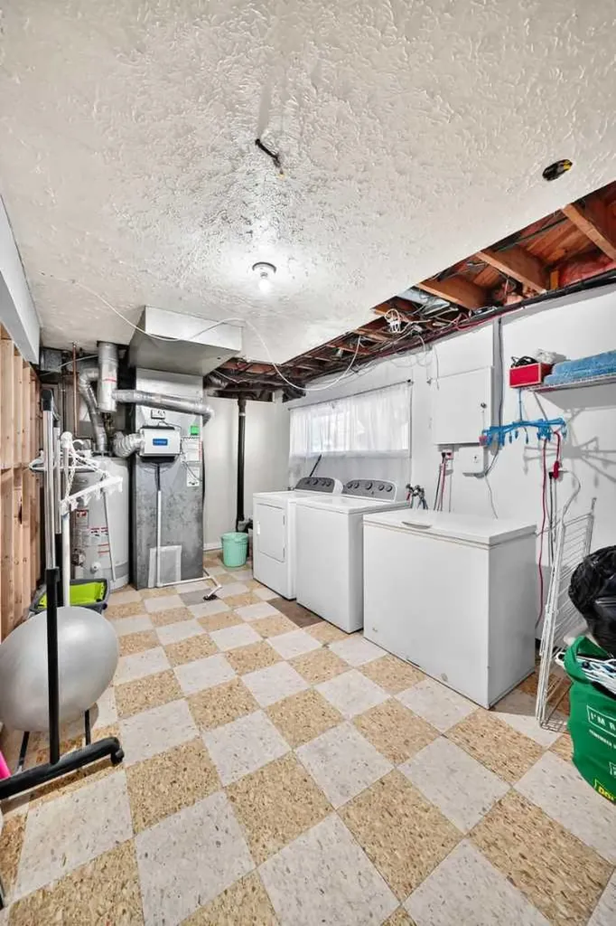 16501 106 Avenue NW Edmonton AB T5P 0X1