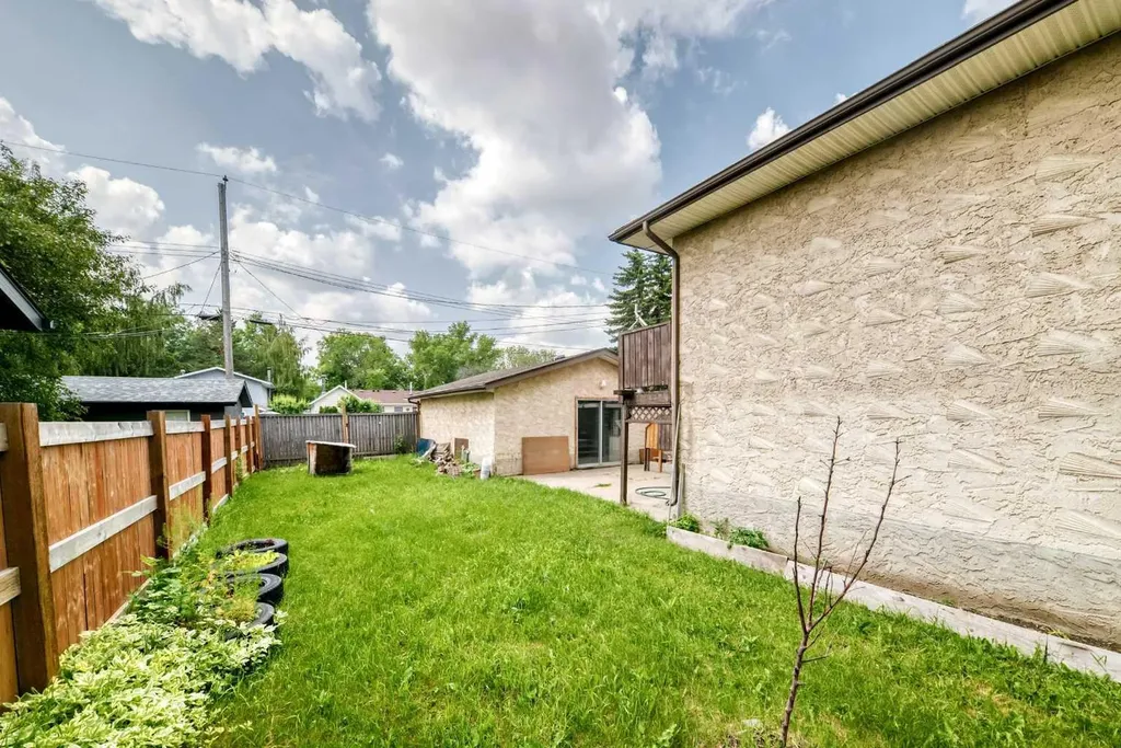 16501 106 Avenue NW Edmonton AB T5P 0X1