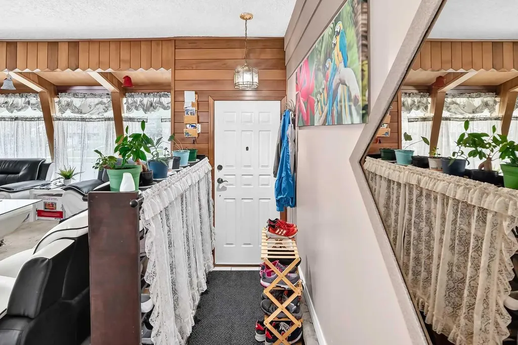 16501 106 Avenue NW Edmonton AB T5P 0X1