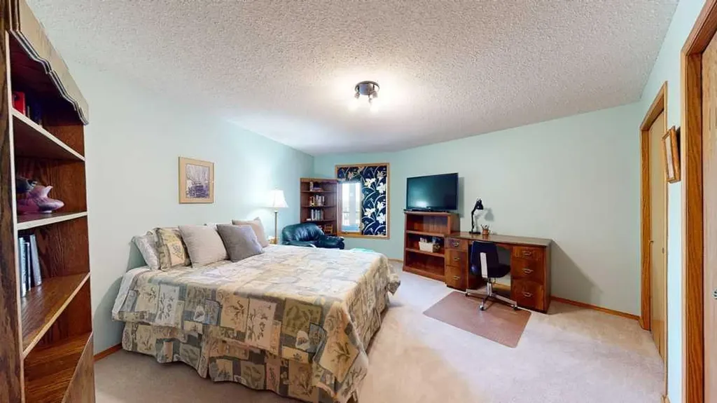 1165 16 Street NE Medicine Hat AB T1C1P7